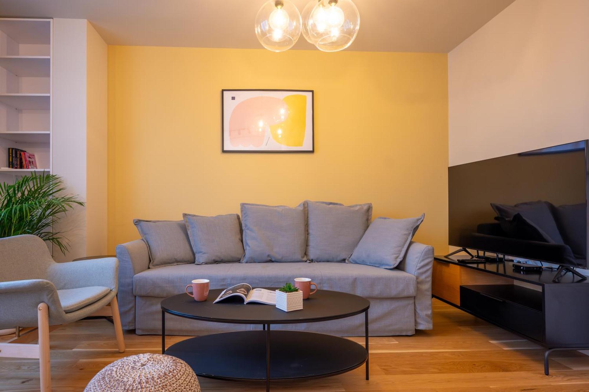 Design 1Bdr Apartment Near City Center Sofia Esterno foto